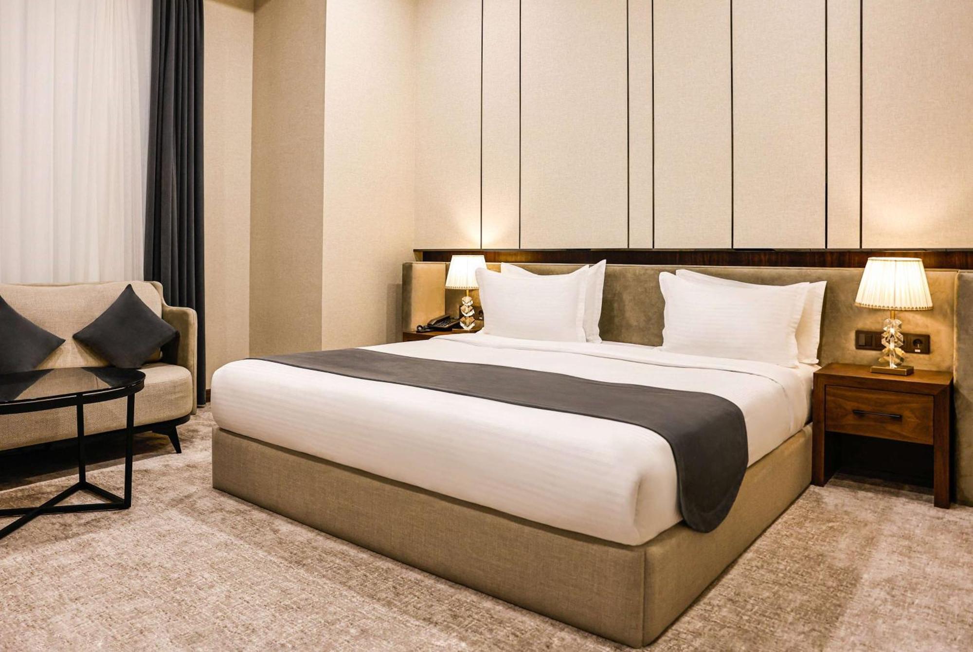 Wyndham Garden Tashkent Hotel Exterior foto